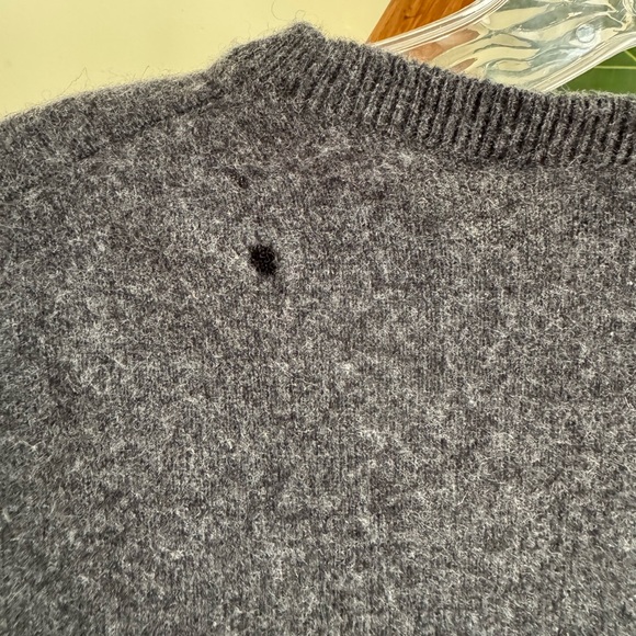 Quince Men’s Grey Cashmere Sweater - Picture 4 of 4